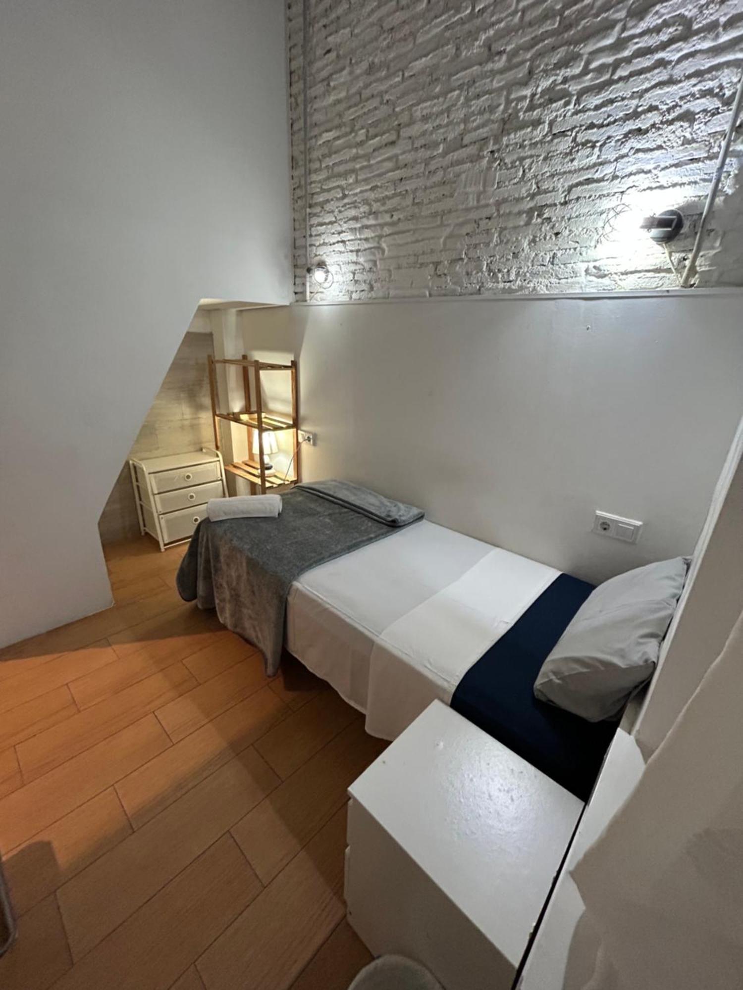 Airbhouse Private Rooms & Apartments Σεβίλλη Εξωτερικό φωτογραφία